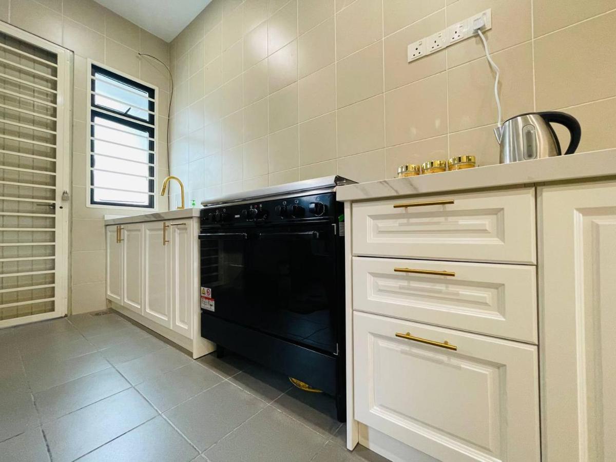 Homestay 3Br Near Setia Alam Shah Alam Exterior foto