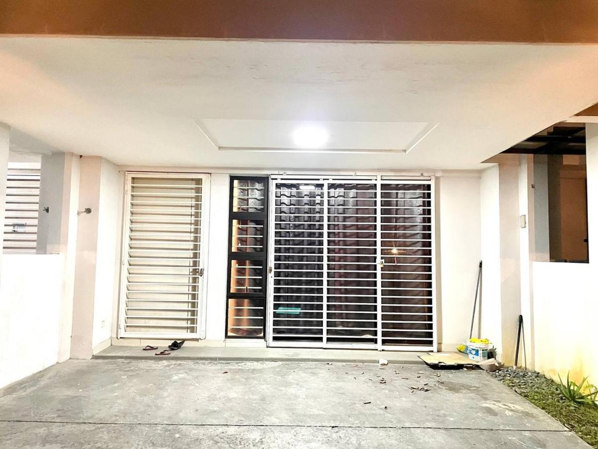 Homestay 3Br Near Setia Alam Shah Alam Exterior foto